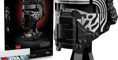 Casco LEGO Kylo Ren Star Wars junto a su caja original